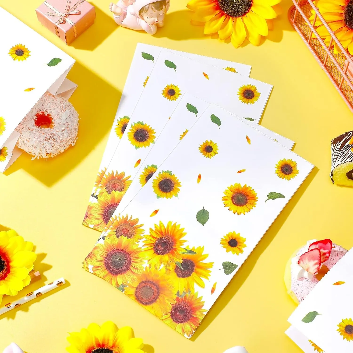 28 Pieces Sunflower Party Favor Bags Sunflower Party Goodie Treat Gift Candy Bags for Sunflower Birthday Party Suppliers Baby Shower, 8.3 X 4.7 X 3.1 Inch