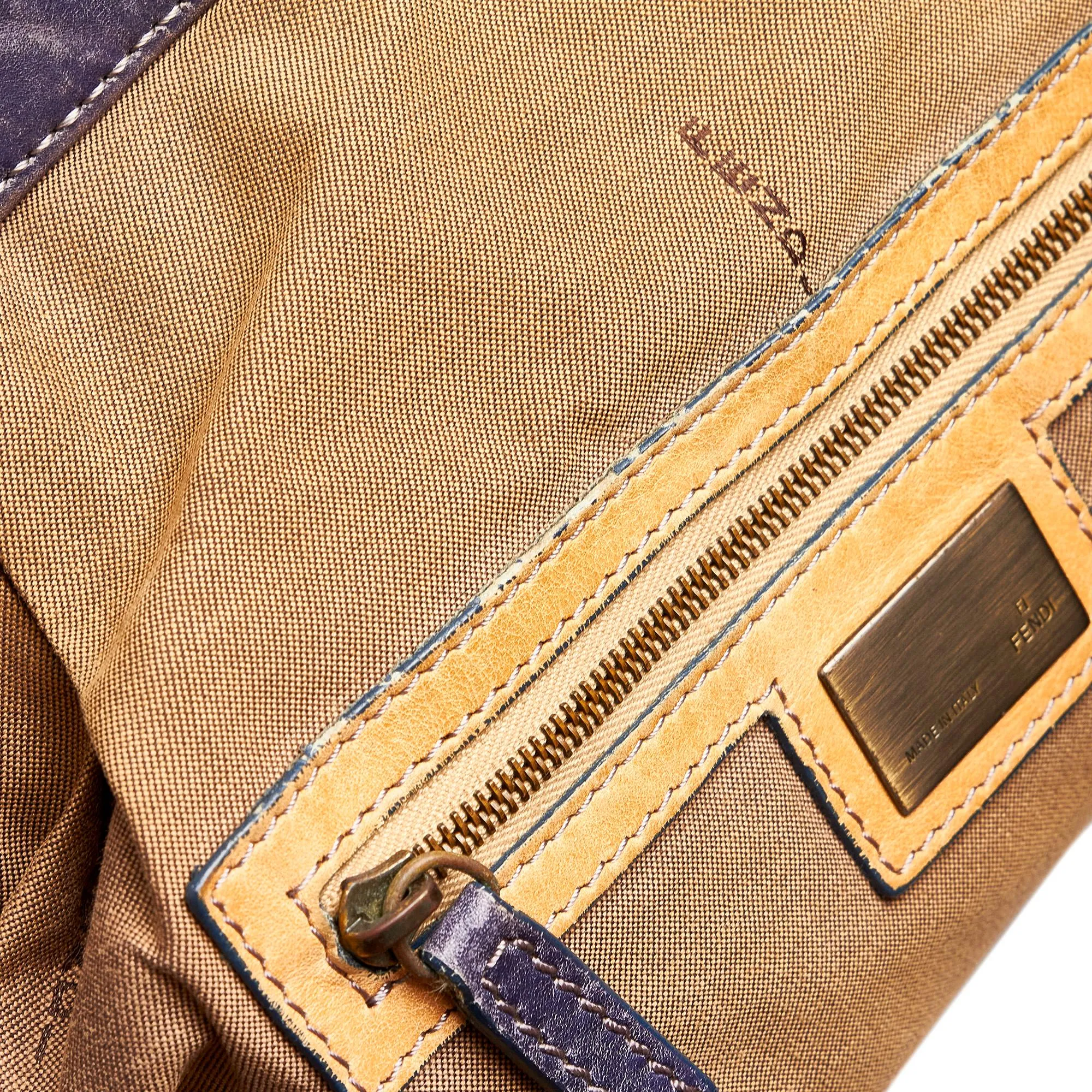 Fendi Borsa Doctor Leather Shoulder Bag (SHG-26969)