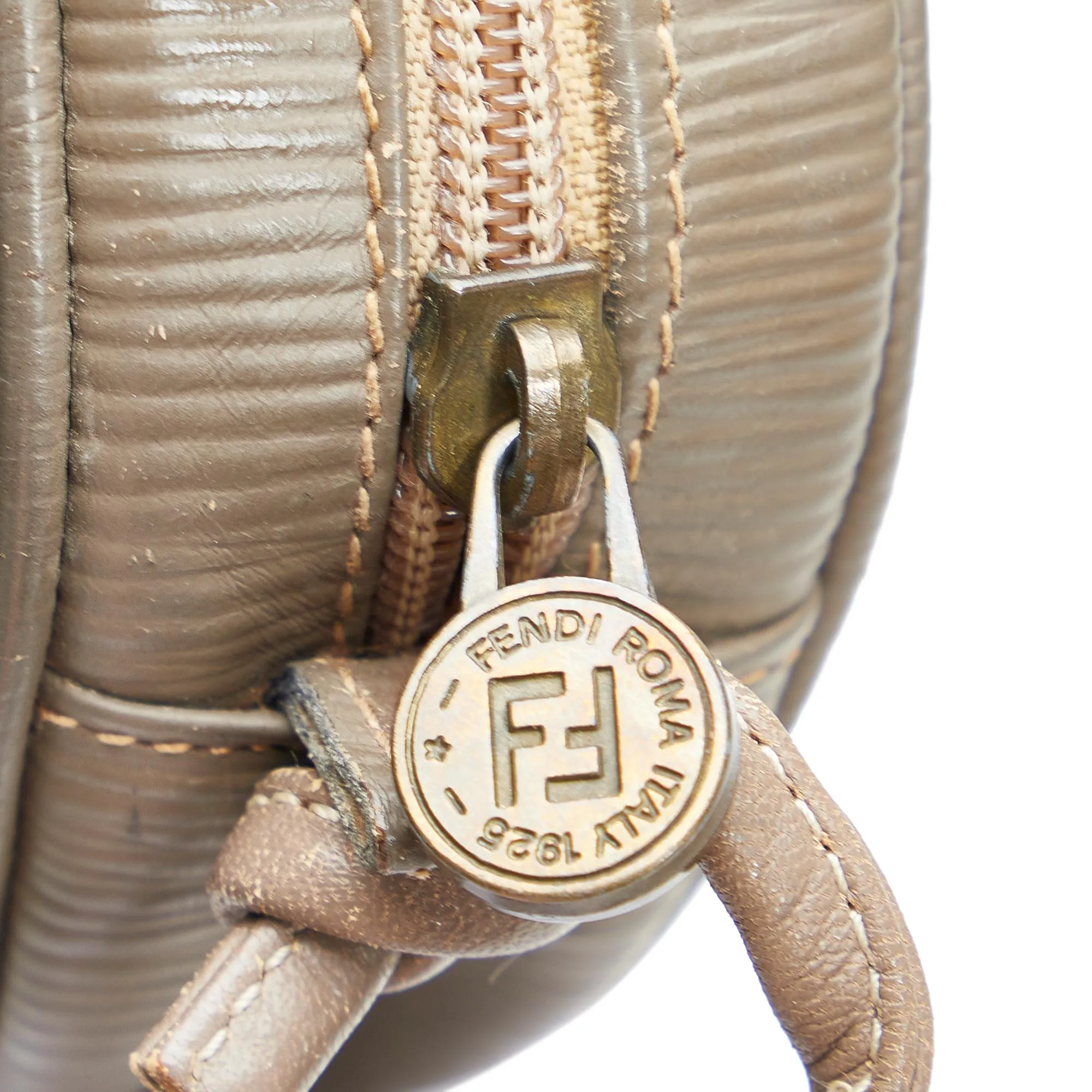 Fendi Zucchino Crossbody (SHG-AiPvpf)