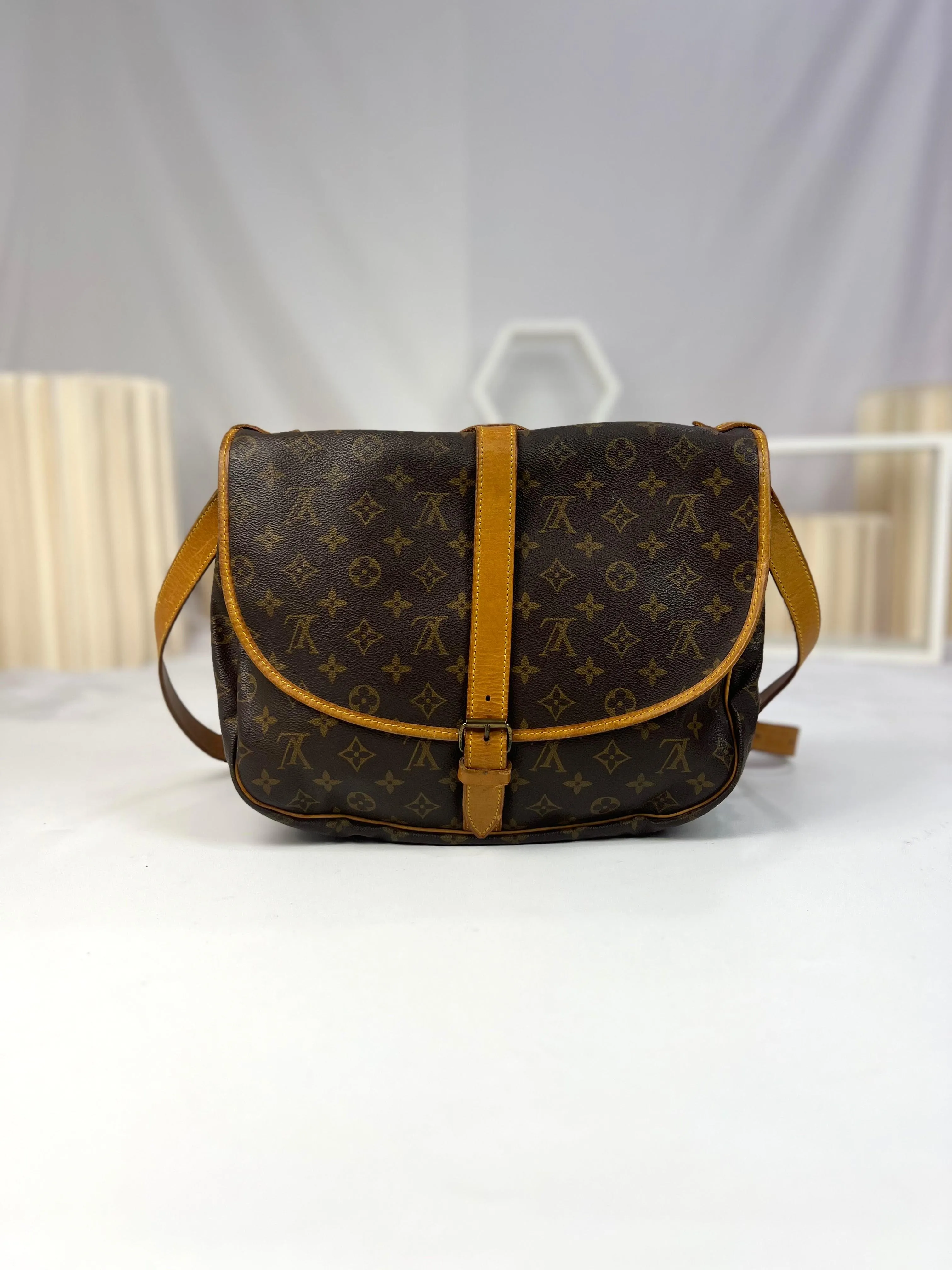 LOUIS VUITTON  Brown Unisex Crossbody Sling Bag