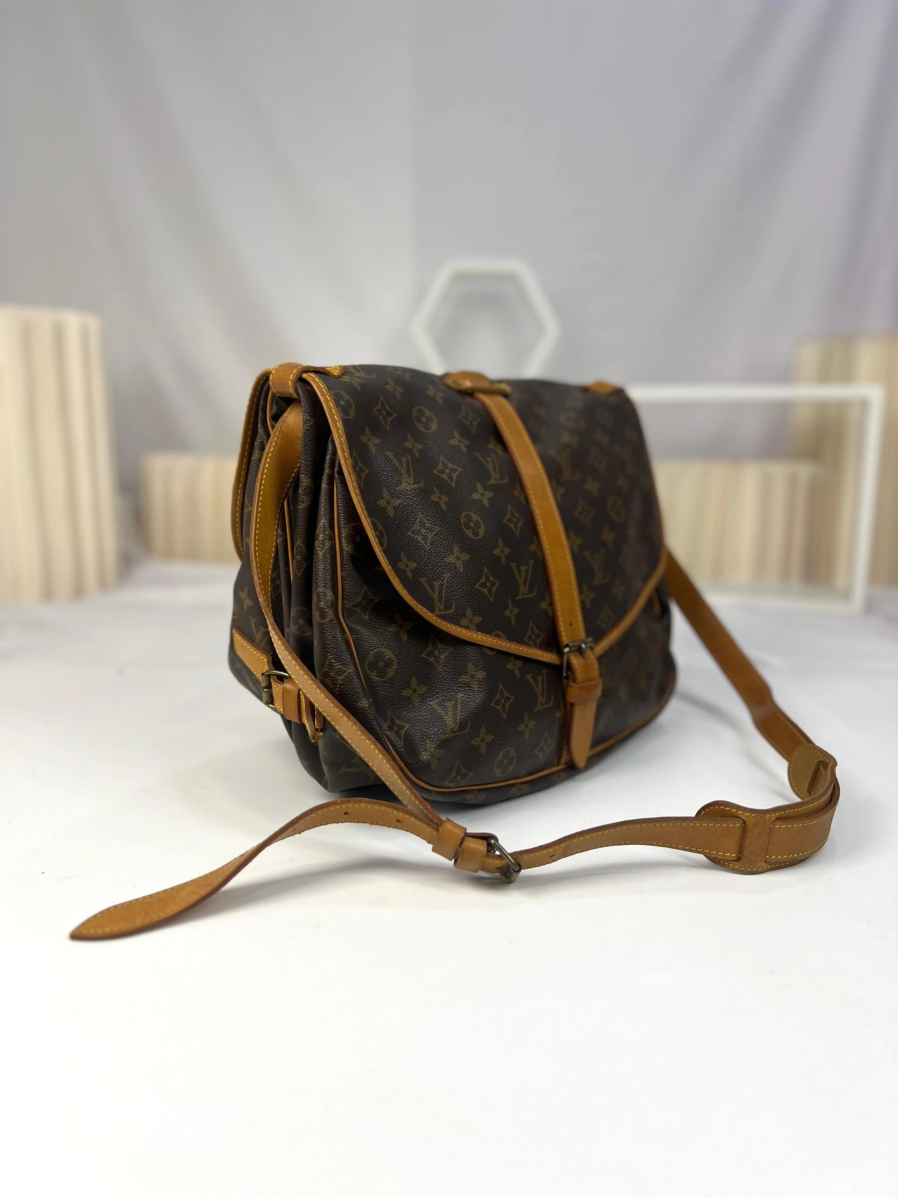 LOUIS VUITTON  Brown Unisex Crossbody Sling Bag