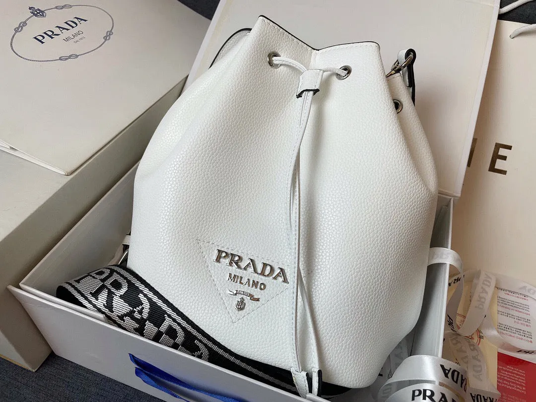 PD176 Leather bucket bag / 7.9x9.8x5.5inch