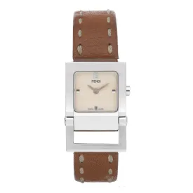 Reloj Fendi para dama en acero inoxidable correa piel.