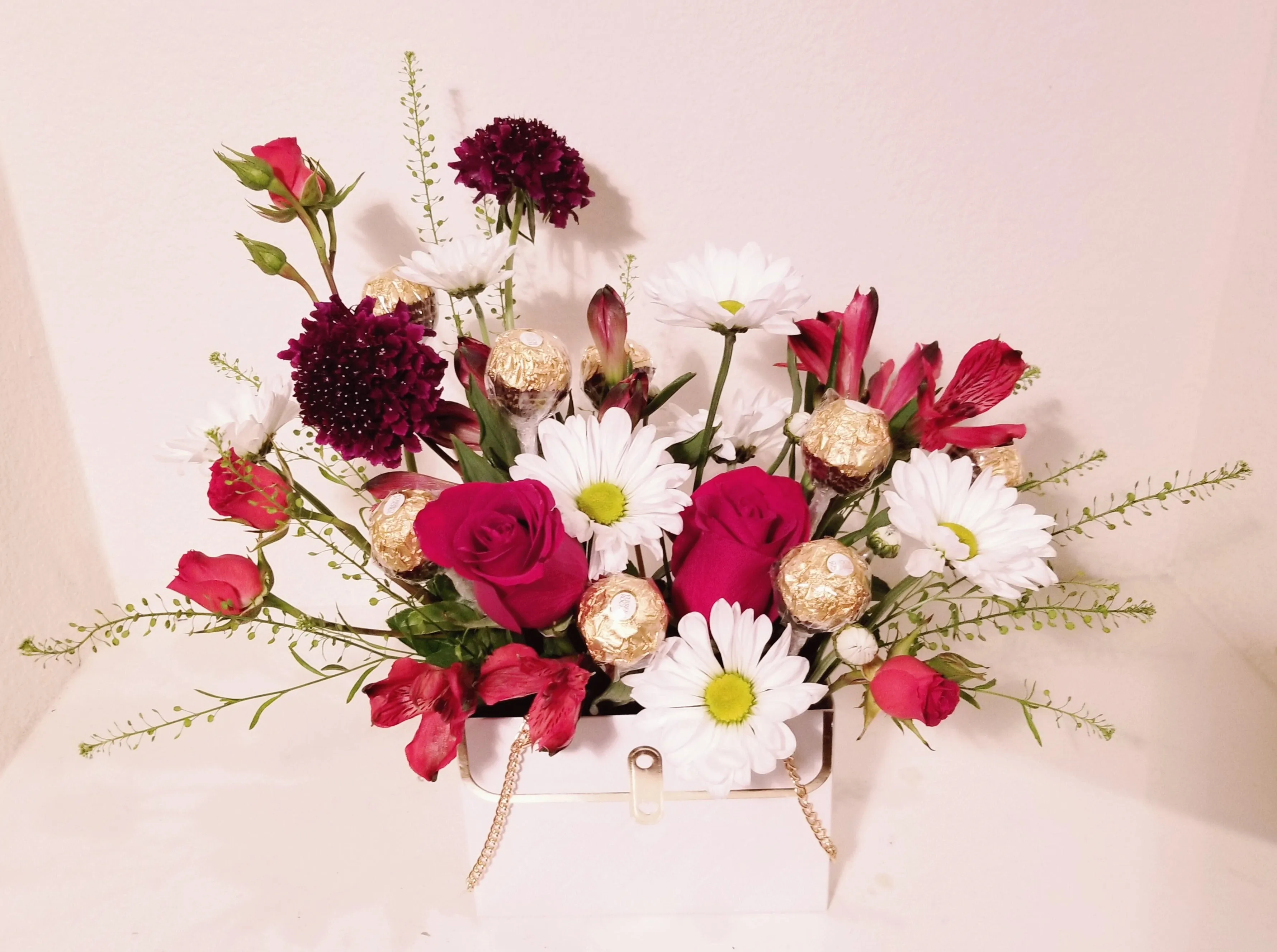 Sweet Purse - Chocolate & Red Roses