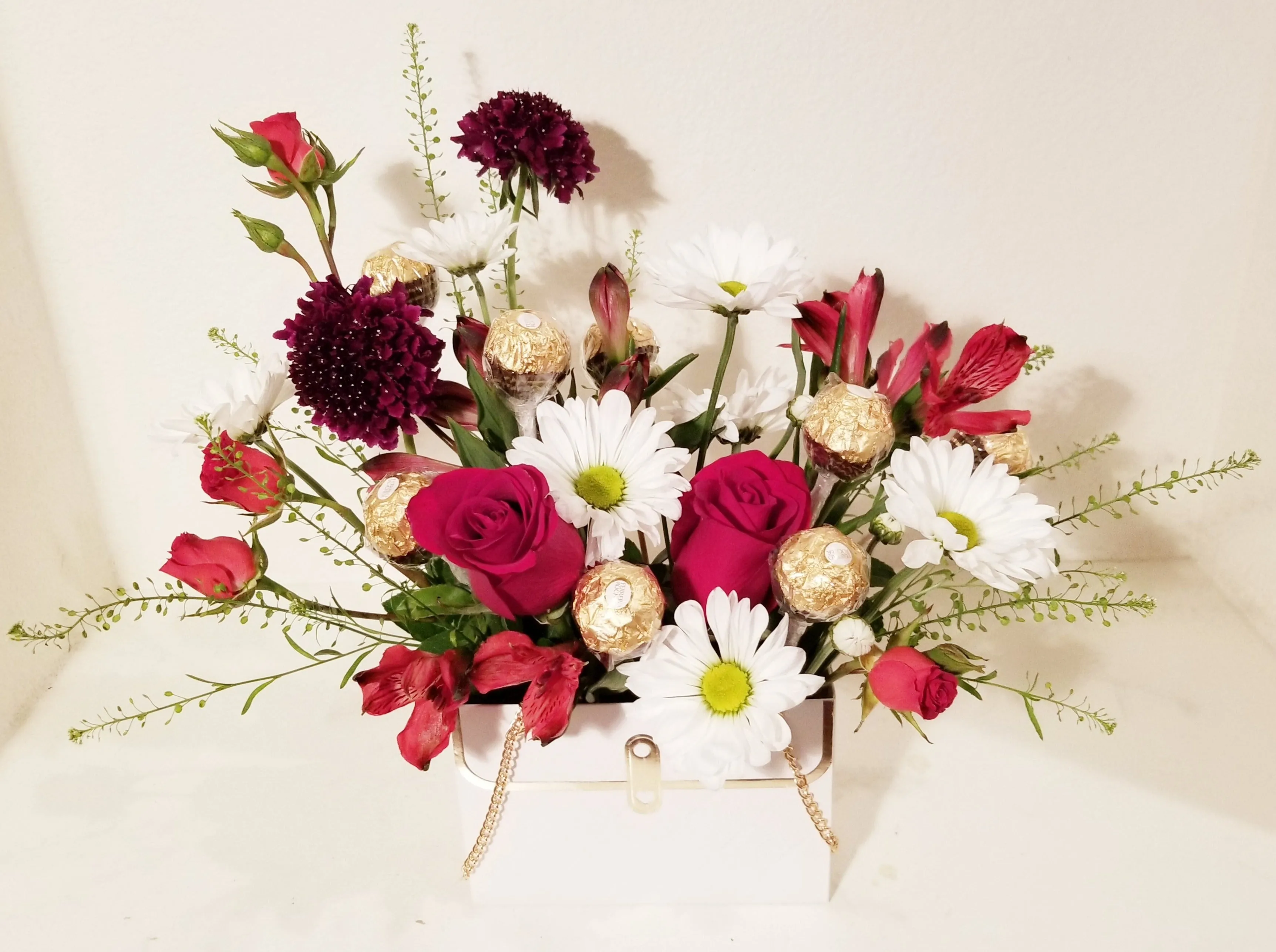 Sweet Purse - Chocolate & Red Roses