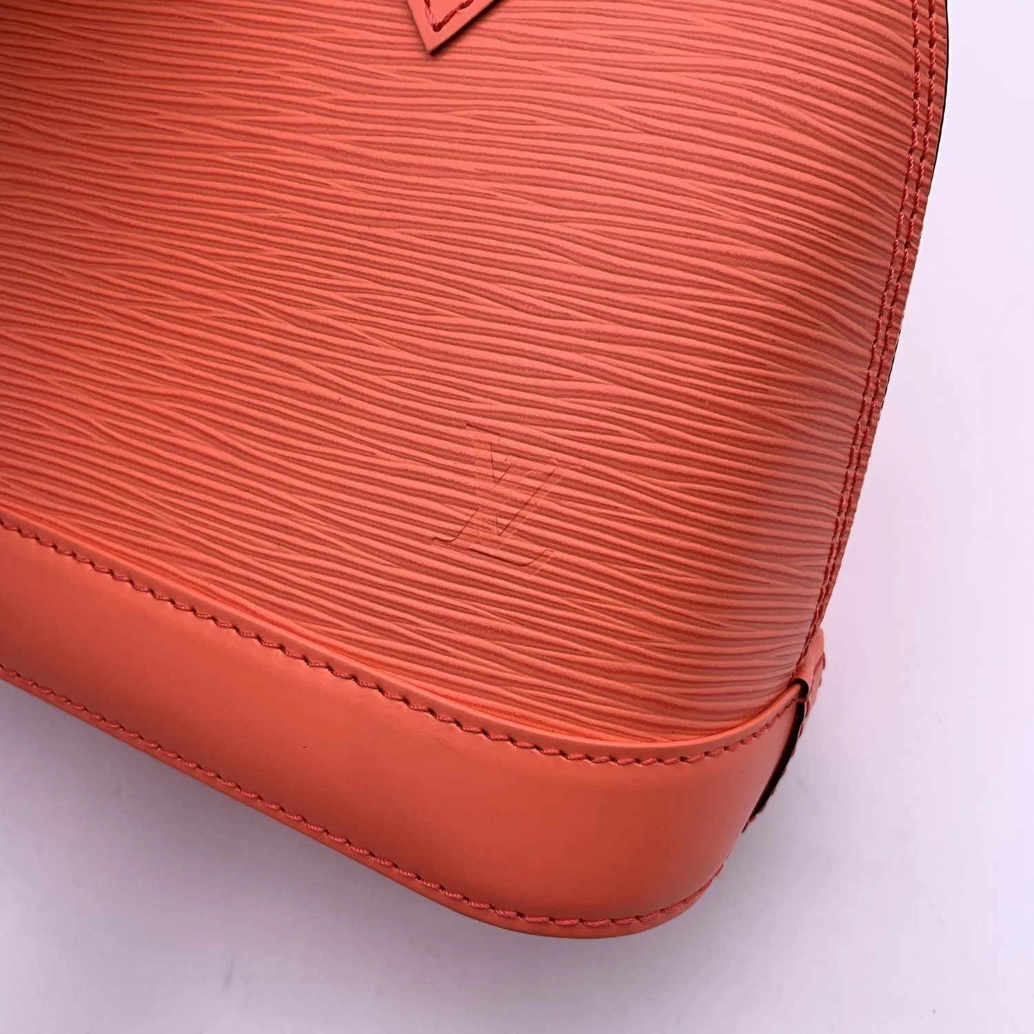 Trendy Inspired Louis Vuitton Poppy Epi Leather Alma Bb Bag Handbag With Strap