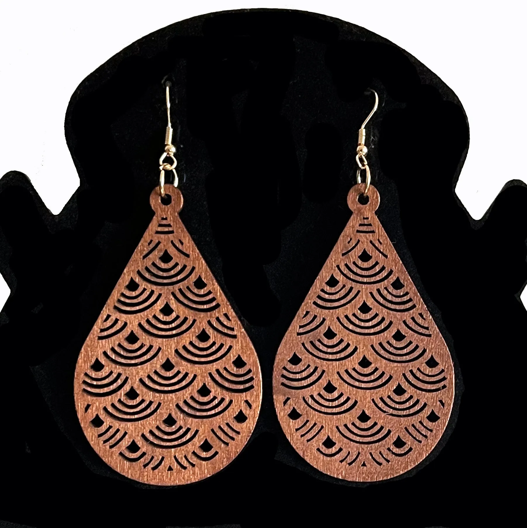 Vintage Design: Wooden Dangle Hook Earrings - Fashionable Bohemian Accessory for Women & Girls